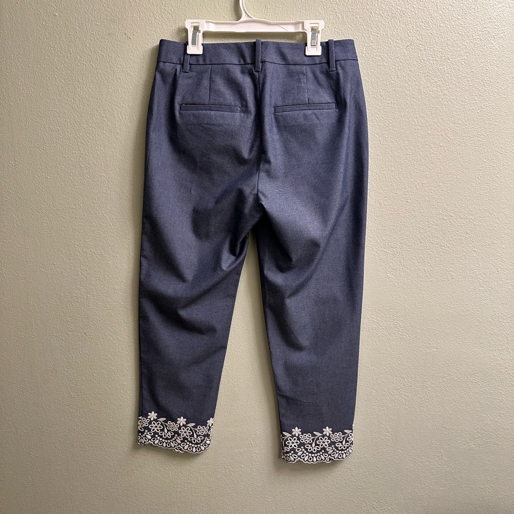 Ann Taylor High Rise Cropped Pant in Stretch Cotton with Eyelet trim Size 2P - Picture 9 of 10